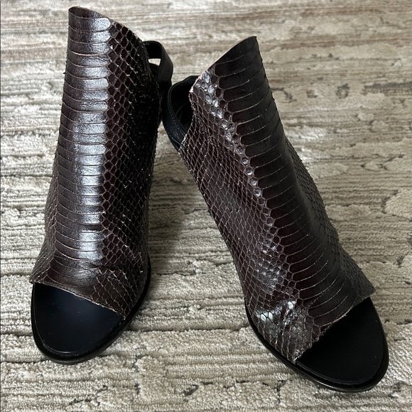 Balenciaga Snakeskin Open Toe Slingback Heels - Picture 11 of 17